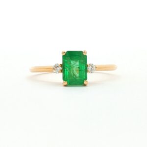 Anillo Esmeralda Rectangular Con 2 Brillantes Oro Amarillo