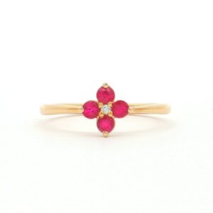 Anillo Oro Amarillo Rubí flor y 1 Diamante