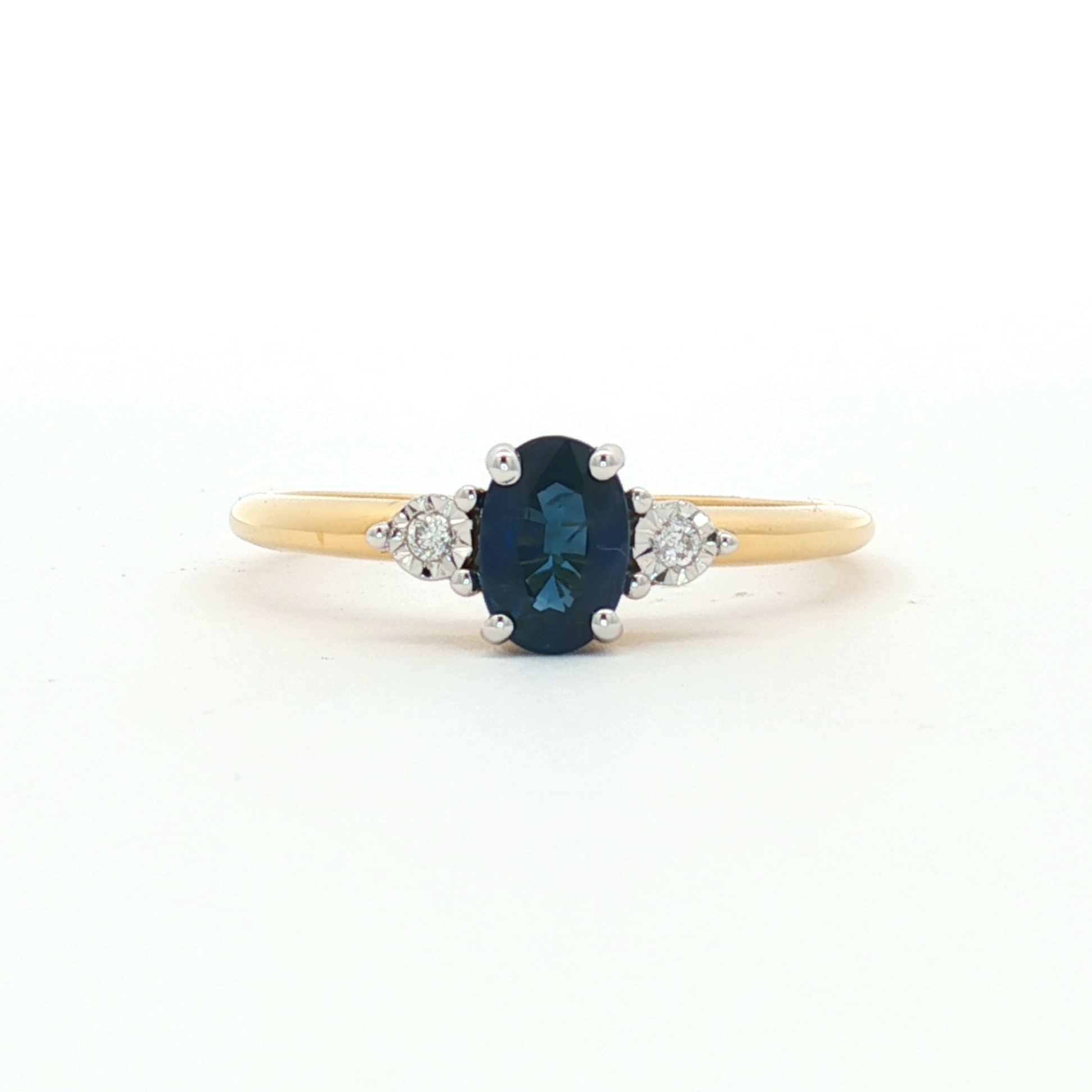 Anillo Zafiro Oval Con 2 Brillantes Oro Amarillo