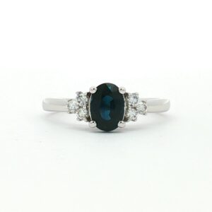 Anillo Zafiro Oval Con 6 Brillantes Oro Blanco