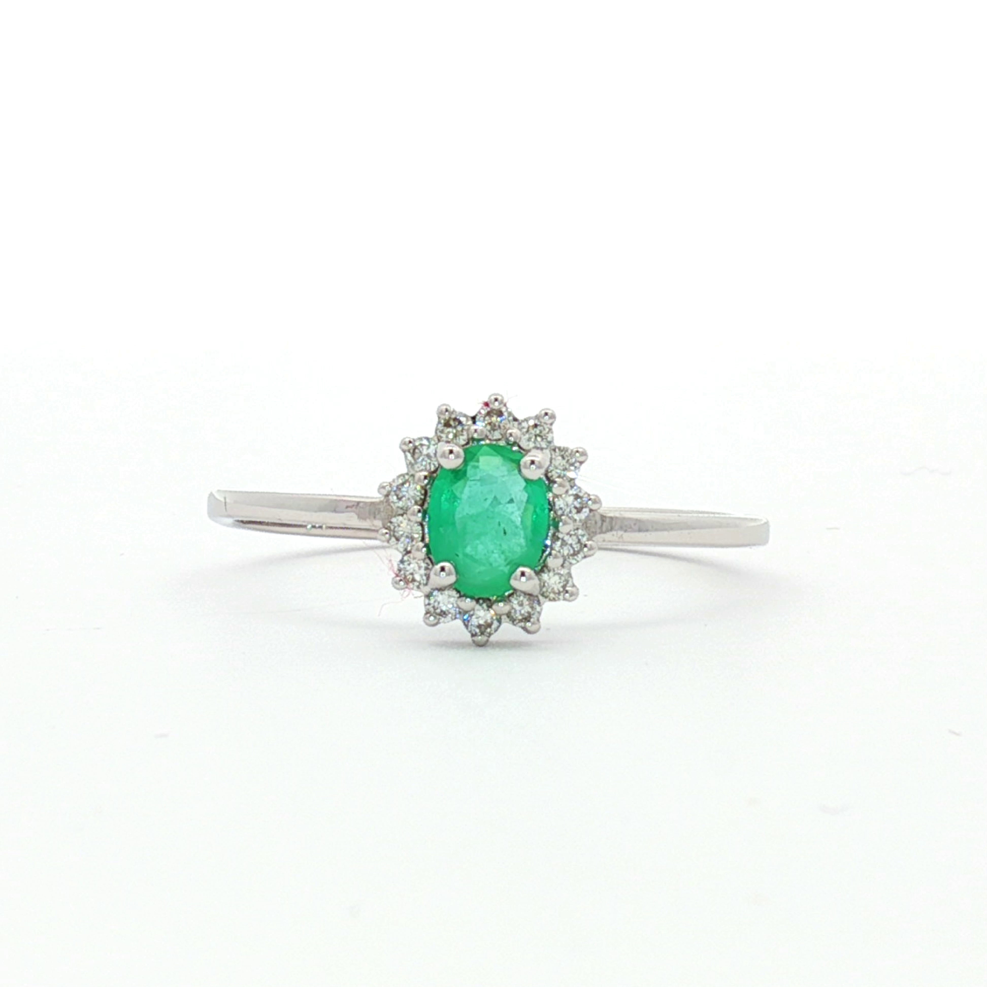 Anillo Esmeralda y 14 Diamantes 0,12 Ct.