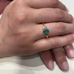 Anillo Diamante y Esmeralda en Oro Amarillo