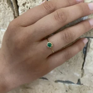Anillo Oro Amarillo con Diamantes Esmeralda 0 049ct