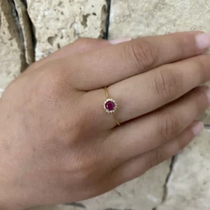 Anillo Oro Amarillo con Diamantes Rubí 0,048 Ct