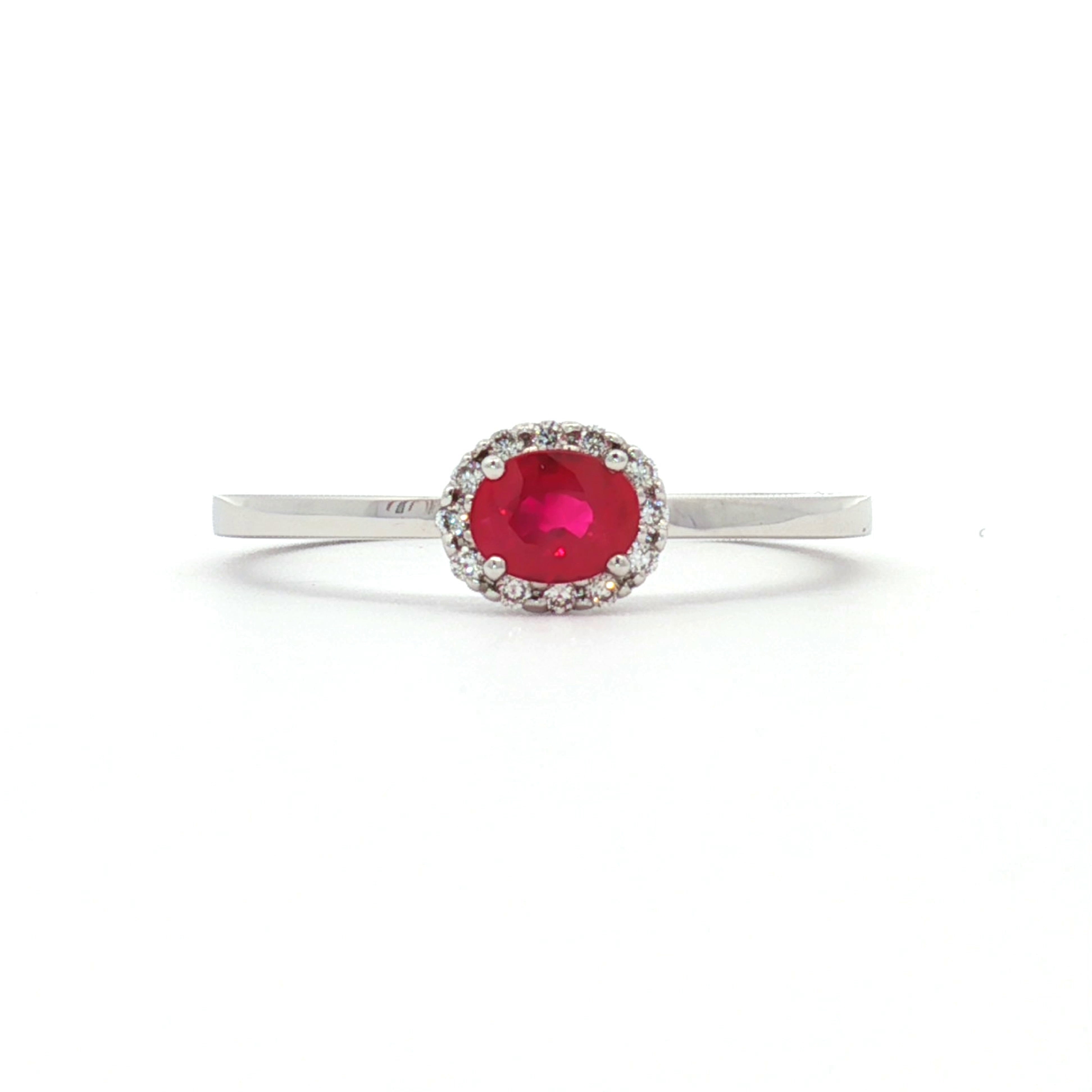 Anillo Oro Blanco con Diamantes Rubí