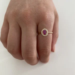 Anillo Rosetón Oro Amarillo con Diamantes Rubí