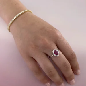 Anillo Rubí y 14 Diamantes 0,26 Ct.