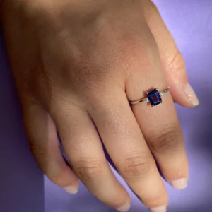 Anillo Zafiro Con 2 Brillantes Oro Blanco