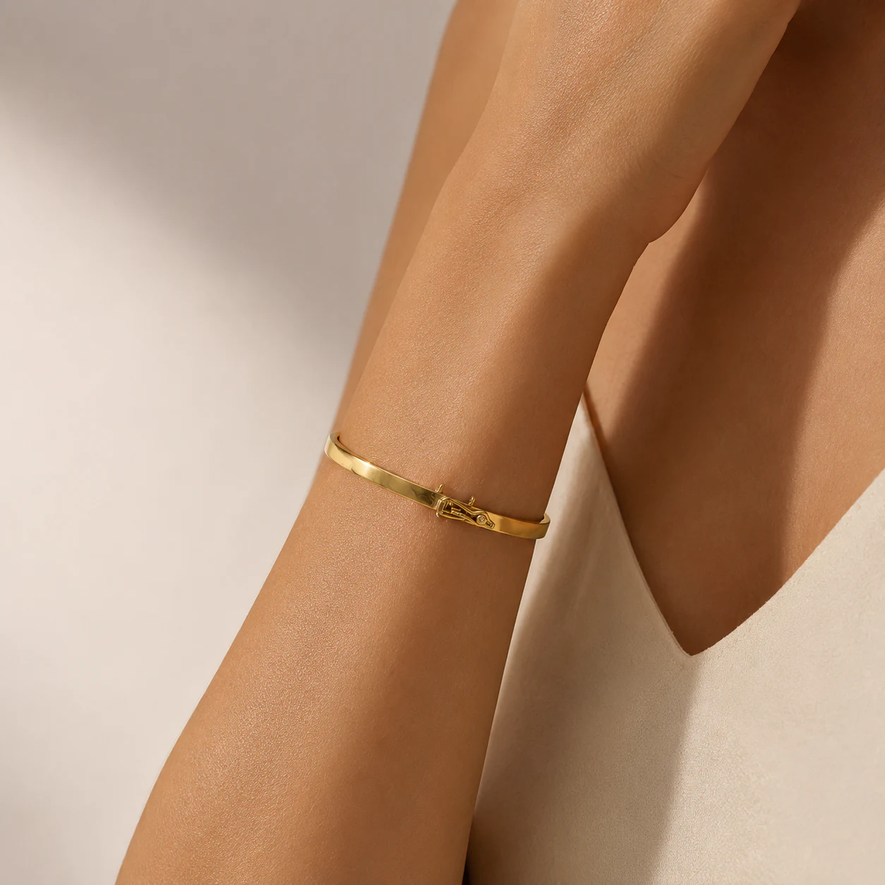 Esclavas de oro para un estilo elegante y atemporal